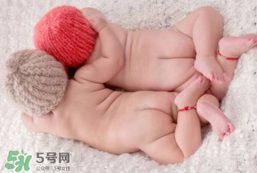 嬰兒床上用品有哪些？嬰兒床上用品需要準(zhǔn)備什么？