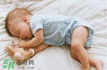 嬰兒床上用品有哪些？嬰兒床上用品需要準(zhǔn)備什么？