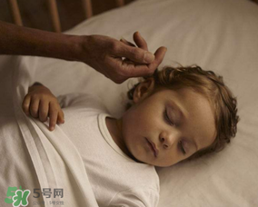 嬰兒床上用品有哪些？嬰兒床上用品需要準(zhǔn)備什么？