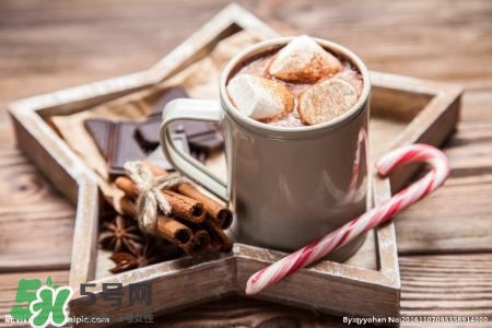 熱可可和熱巧克力的區(qū)別 熱可可和熱巧克力的區(qū)別