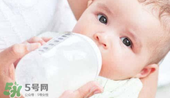 嬰幼兒奶粉為什么會(huì)有腥味 奶粉有腥味是正常的嗎？