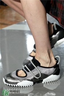 y-3是什么牌子?y-3什么檔次? y-3是什么牌子?y-3什么檔次?