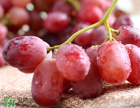 紅提怎么洗才干凈？紅提用鹽洗可以吃嗎？