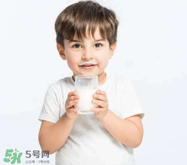 奶粉哪個(gè)國(guó)家的最好？奶粉哪個(gè)國(guó)家的奶源好？