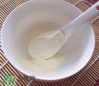 脫脂奶粉和全脂奶粉的區(qū)別 脫脂奶粉和全脂奶粉怎么選 脫脂奶粉和全脂奶粉的區(qū)別 脫脂奶粉和全脂奶粉怎么選