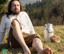 脫脂奶粉和牛生乳的區(qū)別 脫脂奶粉和牛生乳的不同 脫脂奶粉和牛生乳的區(qū)別 脫脂奶粉和牛生乳的不同