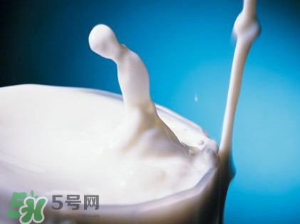 脫脂牛奶熱量高嗎？脫脂牛奶會(huì)發(fā)胖嗎