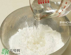 韭菜盒子用什么水和面？韭菜盒子和面用冷水還是熱水