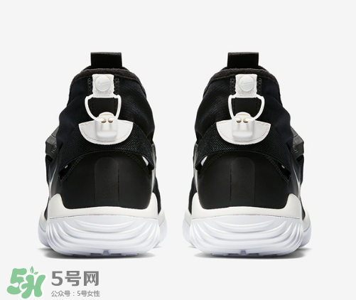 nikelab acg 07 kmtr機能運動鞋黑白配色多少錢？
