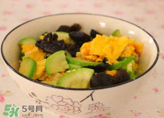 角瓜能和木耳一起吃嗎？角瓜和木耳能一起吃嗎？