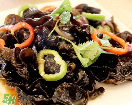 角瓜能和木耳一起吃嗎？角瓜和木耳能一起吃嗎？