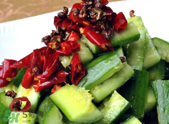 辣椒和黃瓜能一起吃嗎？黃瓜和辣椒一起吃好嗎？