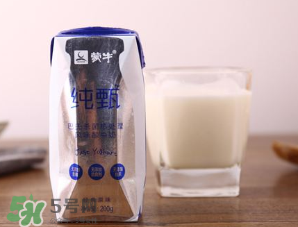 純甄酸奶過期還能喝嗎？純甄酸奶過期一點點要緊嗎？