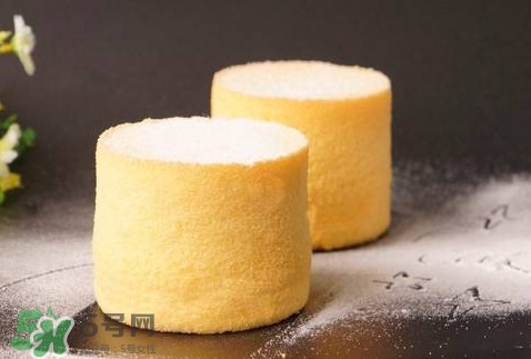 戚風(fēng)蛋糕用什么面粉？戚風(fēng)蛋糕用什么油最好