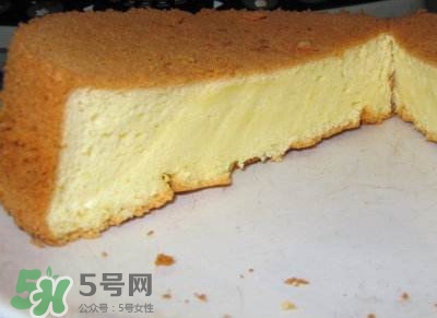 怎么判斷戚風(fēng)蛋糕烤熟了？戚風(fēng)蛋糕沒烤熟怎么辦