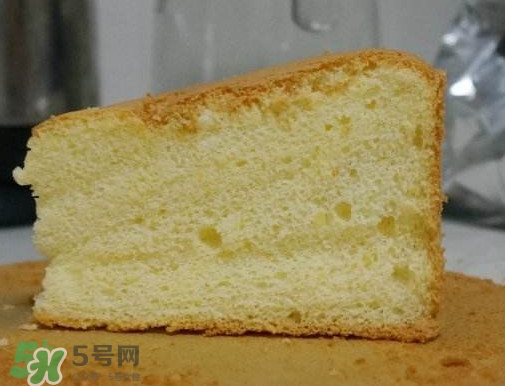 戚風蛋糕怎么脫模？戚風蛋糕倒扣多久脫模