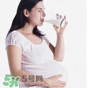 安滿和惠氏孕婦奶粉哪個(gè)好？安滿和惠氏孕婦奶粉的區(qū)別