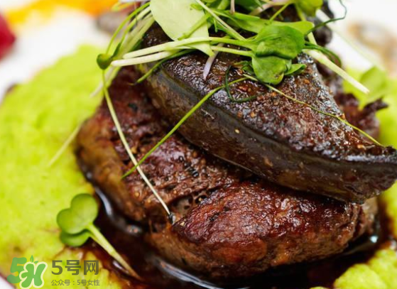 藍(lán)莓和牛肉能一起吃嗎？藍(lán)莓和牛肉會(huì)過(guò)敏嗎？