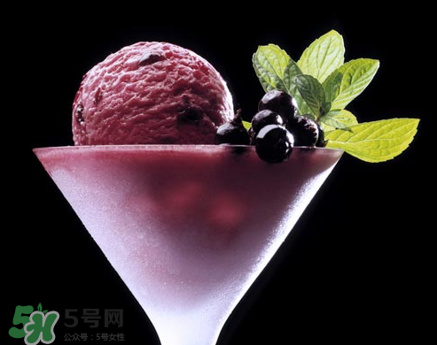 藍(lán)莓和螃蟹能一起吃嗎？吃藍(lán)莓和螃蟹會(huì)中毒嗎？