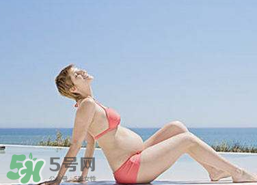 孕婦洗頭可以用護(hù)發(fā)素嗎？孕婦洗頭要不要用護(hù)發(fā)素？