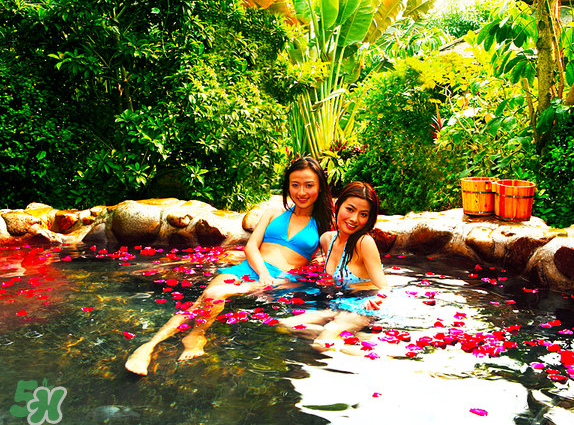 夏天可以泡溫泉嗎？冬天泡溫泉好還是夏天泡溫泉好？