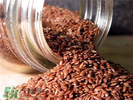 亞麻籽油的作用 亞麻籽油的功效 亞麻籽油的作用 亞麻籽油的功效