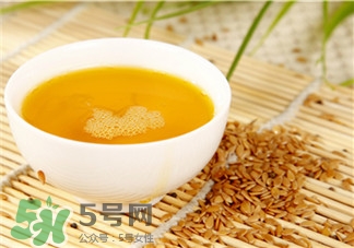 亞麻籽油的作用 亞麻籽油的功效 亞麻籽油的作用 亞麻籽油的功效