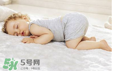 什么時候給寶寶剪指甲？寶寶多大可以剪指甲？