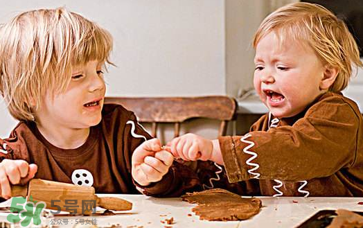 什么時候給寶寶剪指甲？寶寶多大可以剪指甲？