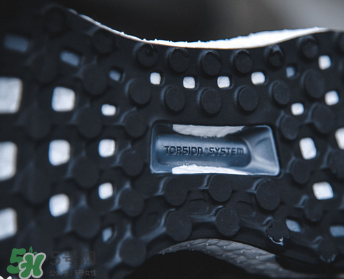 adidas energy boost4上腳怎么樣？阿迪達(dá)斯跑步鞋2017測評