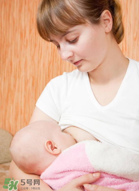 母乳喂養(yǎng)胸會(huì)變小嗎？母乳喂養(yǎng)胸會(huì)不會(huì)變??？