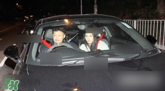 余文樂首曬女友美照 余文樂女朋友是誰？