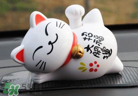 不同顏色的招財(cái)貓代表什么意思？招財(cái)貓的寓意是什么