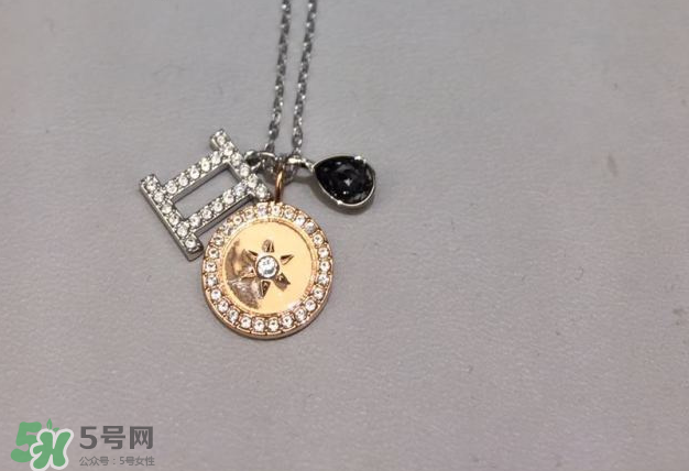 施華洛世奇星座項(xiàng)鏈?zhǔn)鞘裁床馁|(zhì)？施華洛世奇星座項(xiàng)鏈材質(zhì)介紹