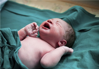 新生兒能用母乳洗臉嗎？新生兒能用母乳擦臉嗎？