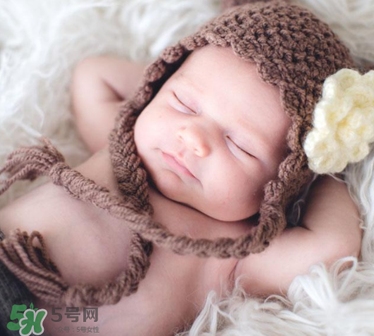 嬰兒能用清涼油驅(qū)蚊嗎？清涼油對(duì)嬰兒有副作用嗎？