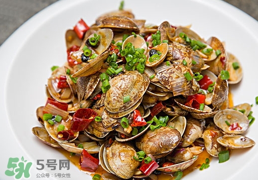 花甲泡了一夜還能吃嗎？花甲泡了一夜吃了會怎樣