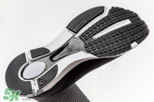 reebok sock runner ultraknit銳步超長襪子鞋多少錢？