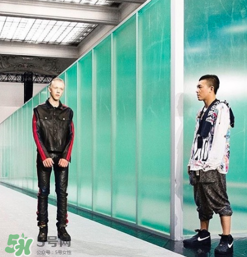 vlone與nike air force 1high聯(lián)名款運(yùn)動鞋配色有哪幾種？