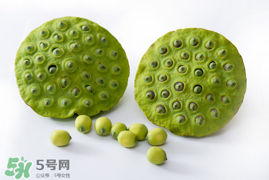 蓮蓬子中間的芯能吃嗎？蓮蓬子的功效與作用