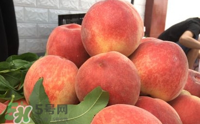 脆桃和軟桃哪個(gè)好吃？脆桃跟軟桃有什么區(qū)別？