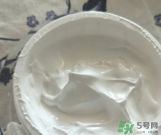 凱芙蘭素顏霜怎么用？凱芙蘭w9素顏霜使用方法