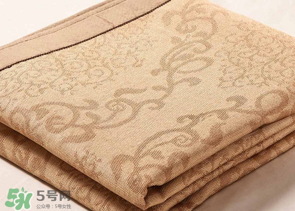 夏天擦涼席用熱水還是用冷水？涼席來年用時注意什么