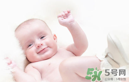 新生兒吃母乳拉稀是怎么回事？新生兒吃母乳拉稀怎么辦？