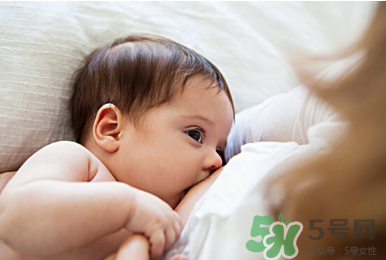 新生兒吃母乳會撐到嗎？新生兒吃母乳會吃撐嗎？