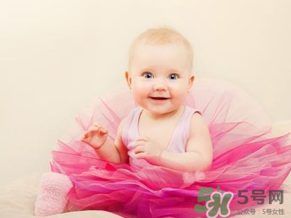 新生兒吃母乳會撐到嗎？新生兒吃母乳會吃撐嗎？