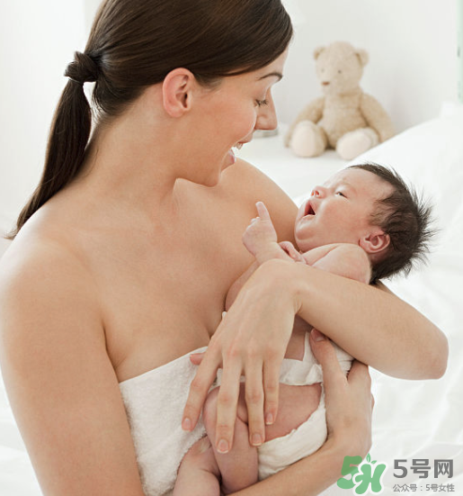 新生兒母乳喂養(yǎng)腹瀉需要換奶粉喂嗎？