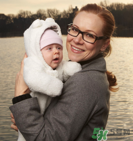 新生兒母乳喂養(yǎng)腹瀉需要換奶粉喂嗎？