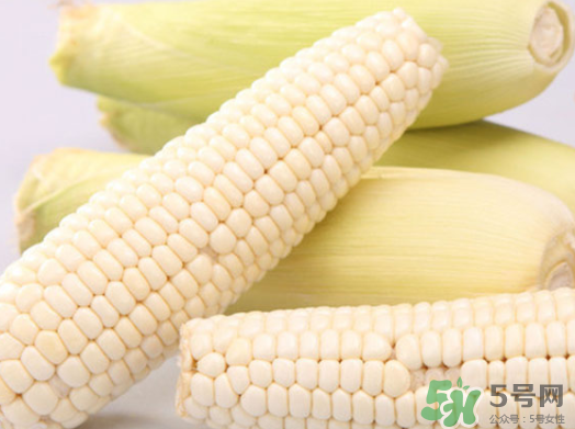 白玉米煮后變黃能吃嗎？白玉米為什么變黃了？