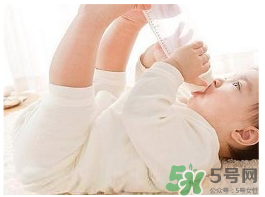 新生兒一月長幾斤正常？新生兒一月長多少厘米？